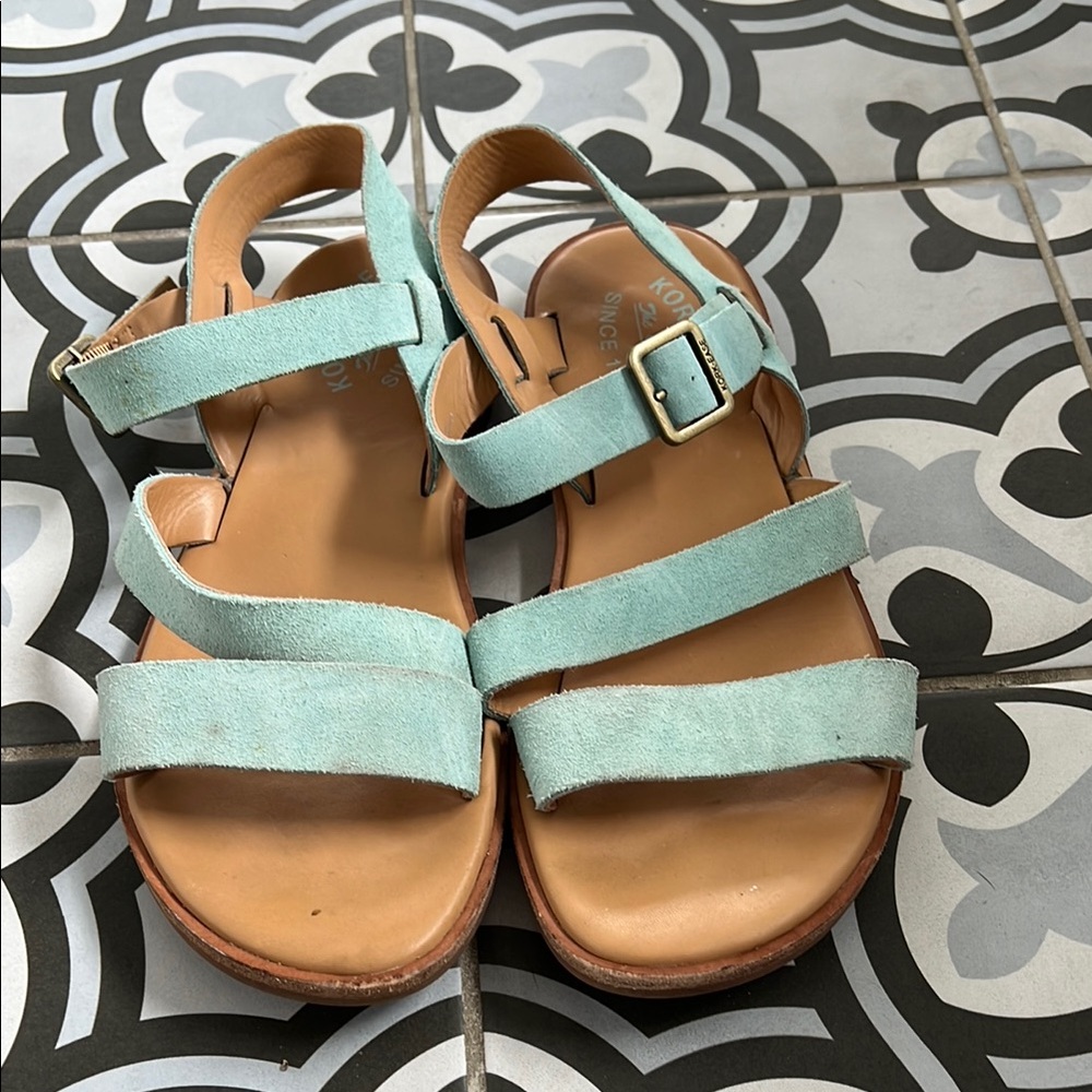 Kork-Ease Green Sandals with Modern Design